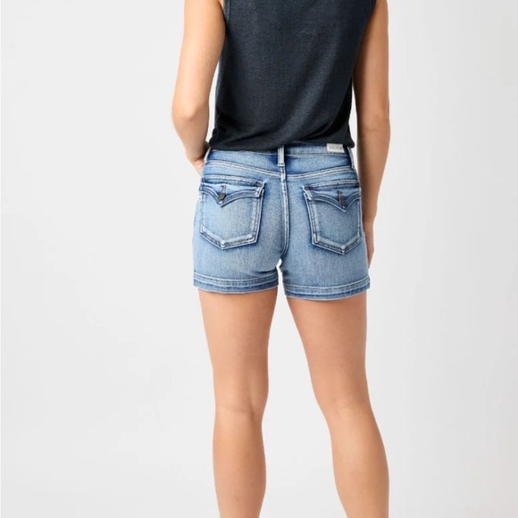 Judy Blue Mid-rise Heavy Contrast Flap Pockets Shorts - Picture 3 of 12